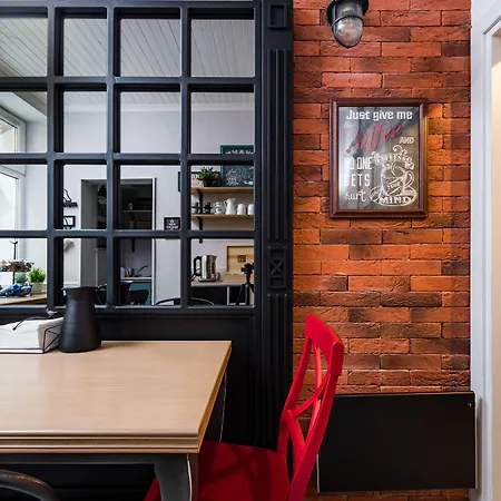 5 Vintage Hostel
