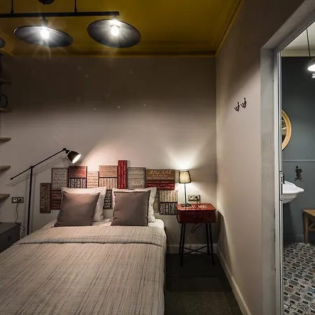 5 Vintage Hostel *