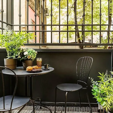 5 Vintage Hostal *